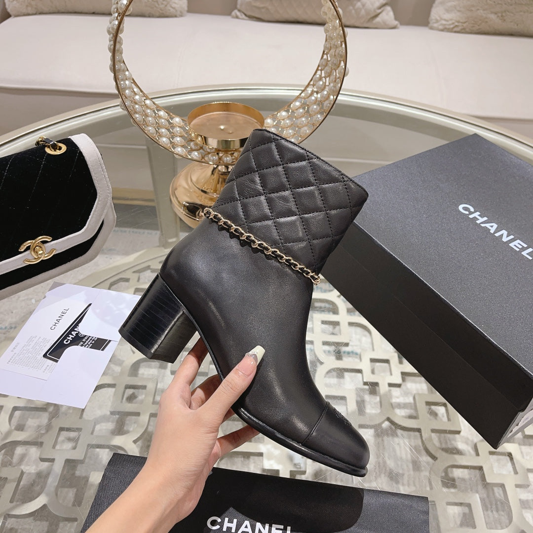 CHANEL MID-HEEL ANKLE BOOTS IN BLACK CALFSKIN