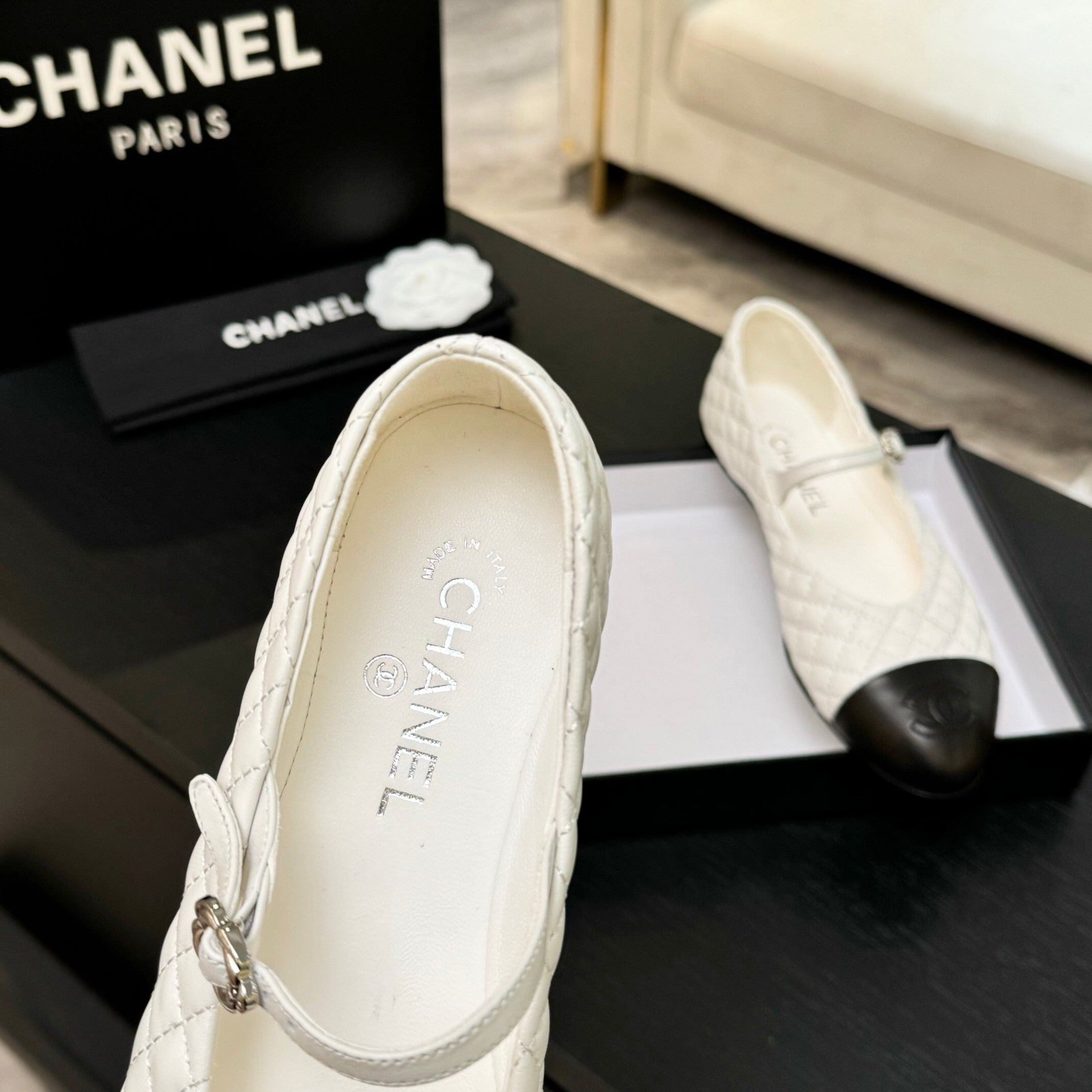 CHANEL MARY JANE IN WHITE QUILTED LAMSKIN