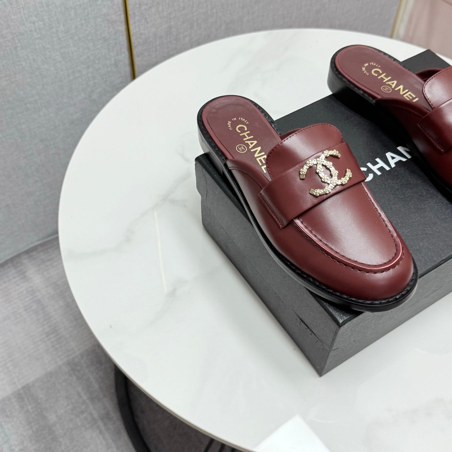 CHANEL FLAT MULE 25S IN DARK RED CALFSKIN STYLE 10